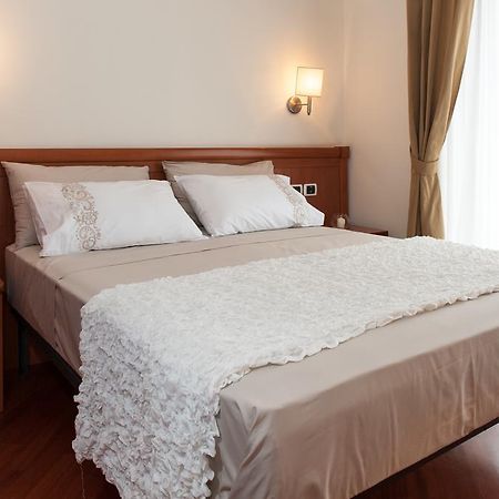 Апартаменты Residenza Il Parco 3 Рим Экстерьер фото