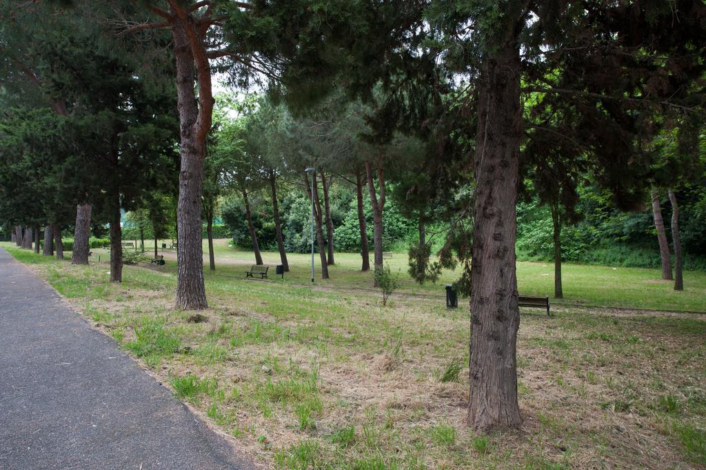 Апартаменты Residenza Il Parco 3 Рим Экстерьер фото